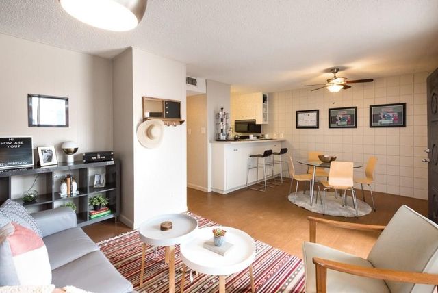 3212 Red River ST 205, Austin, TX 78705