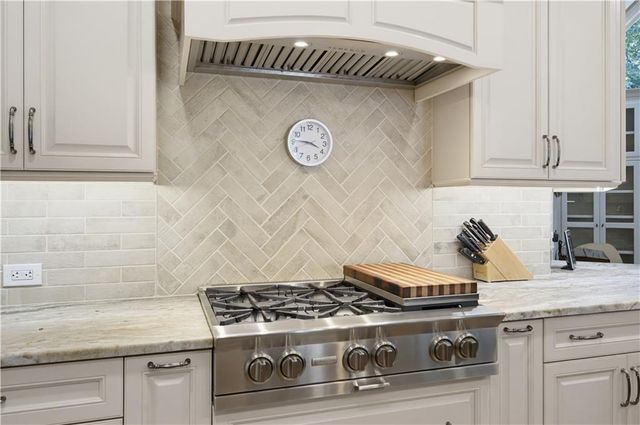 7090 Laurel Oak Drive, Suwanee, GA 30024