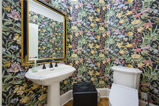 7090 Laurel Oak Drive, Suwanee, GA 30024