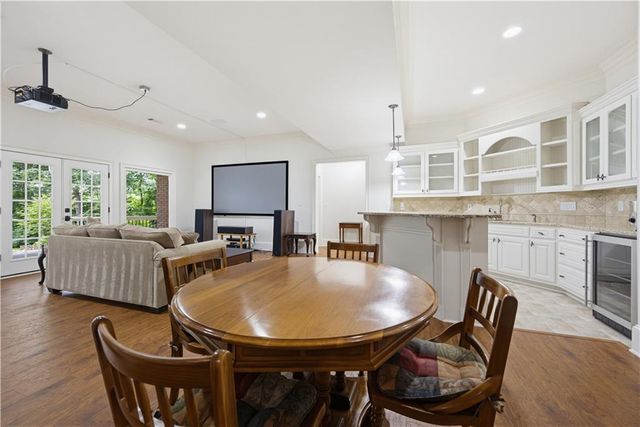 7090 Laurel Oak Drive, Suwanee, GA 30024
