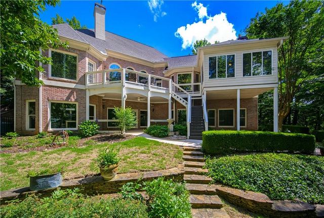 7090 Laurel Oak Drive, Suwanee, GA 30024