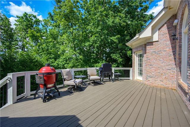7090 Laurel Oak Drive, Suwanee, GA 30024