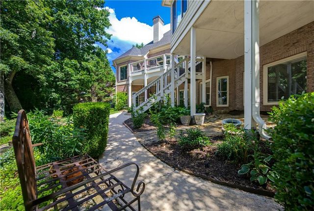 7090 Laurel Oak Drive, Suwanee, GA 30024