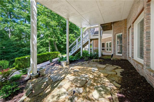 7090 Laurel Oak Drive, Suwanee, GA 30024