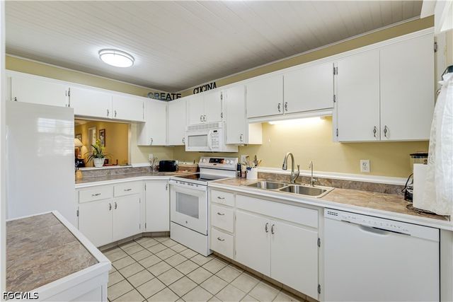 7079 Cedarhurst DR, Fort Myers, FL 33919