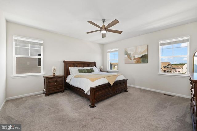 38 FELDBERG DR, Charles Town, WV 25414