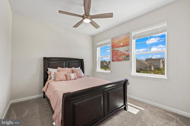38 FELDBERG DR, Charles Town, WV 25414