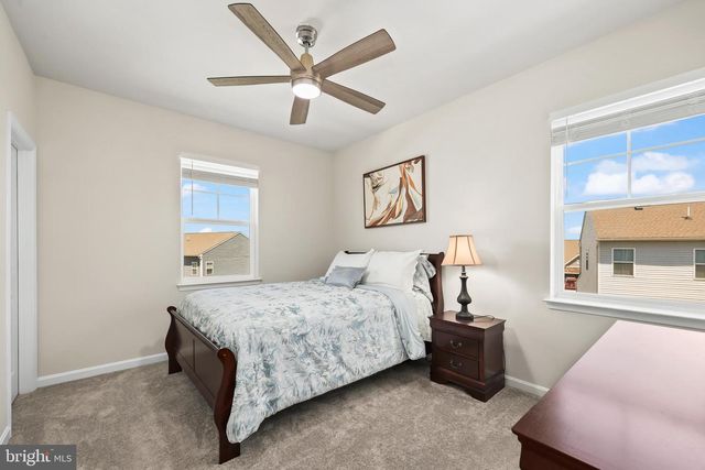 38 FELDBERG DR, Charles Town, WV 25414