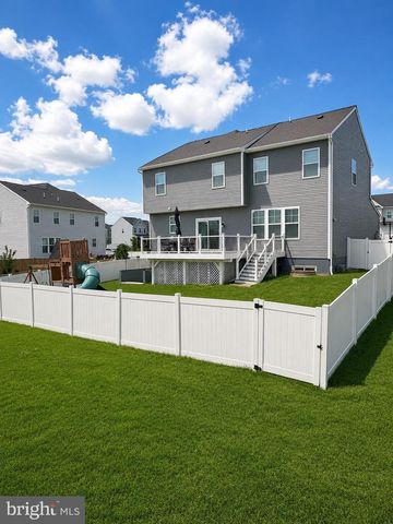 38 FELDBERG DR, Charles Town, WV 25414