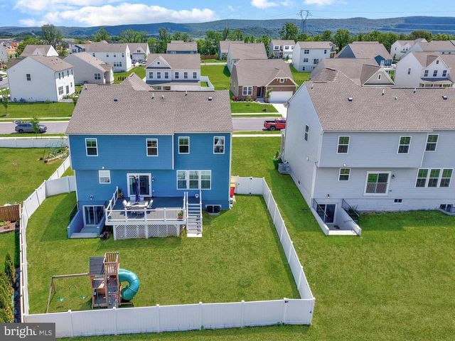 38 FELDBERG DR, Charles Town, WV 25414