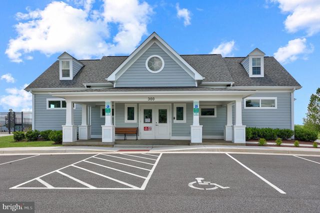 38 FELDBERG DR, Charles Town, WV 25414