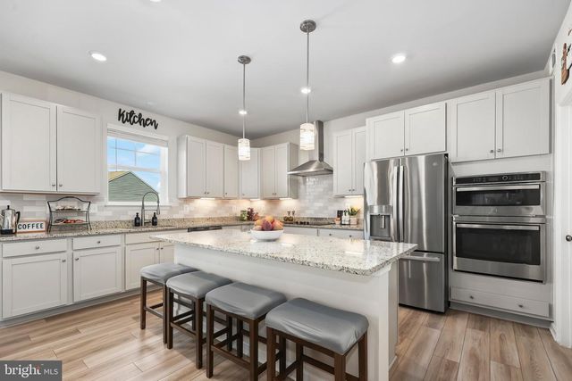 38 FELDBERG DR, Charles Town, WV 25414
