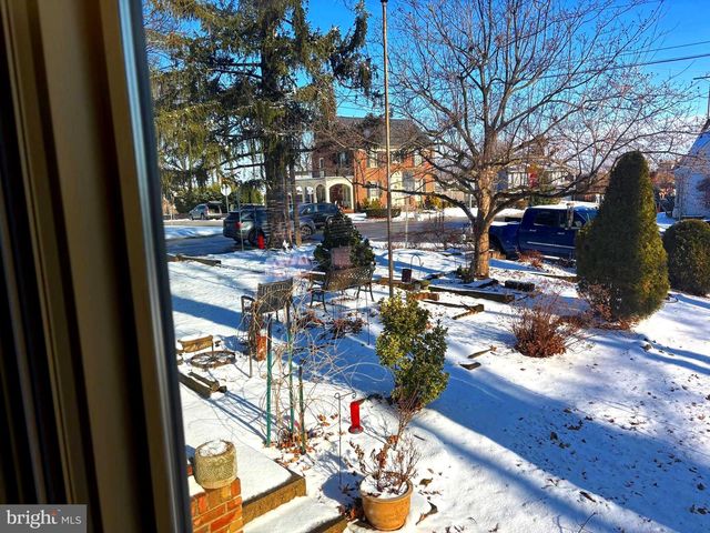 404 N MAIN ST, Red Lion, PA 17356