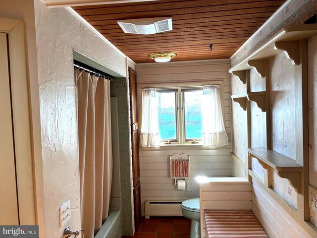 404 N MAIN ST, Red Lion, PA 17356