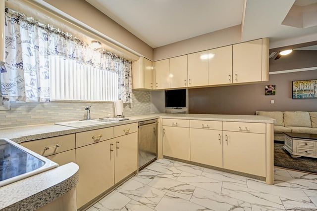 36244 Jeffrey Drives, Sterling Heights, MI 48310