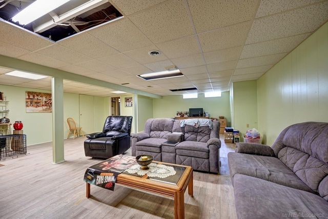 36244 Jeffrey Drives, Sterling Heights, MI 48310