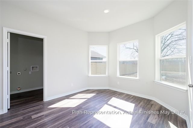 201 E Laura Avenue, Quinlan, TX 75474