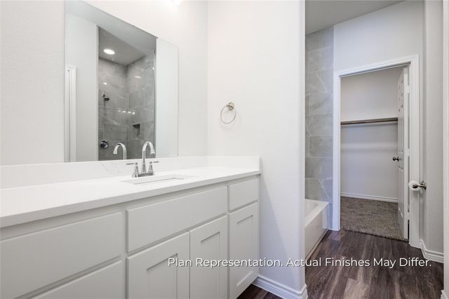201 E Laura Avenue, Quinlan, TX 75474