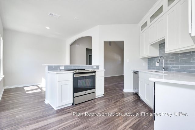 201 E Laura Avenue, Quinlan, TX 75474
