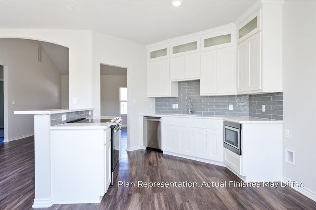 201 E Laura Avenue, Quinlan, TX 75474
