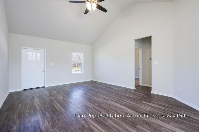 201 E Laura Avenue, Quinlan, TX 75474