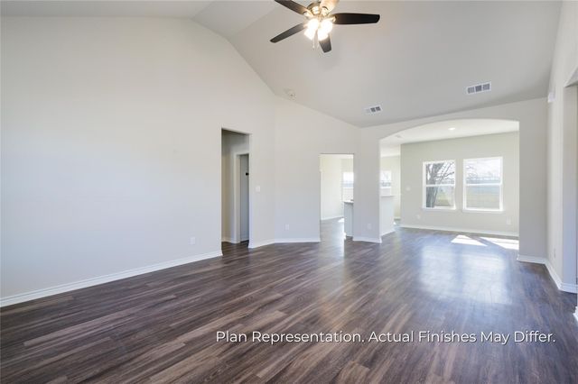 201 E Laura Avenue, Quinlan, TX 75474