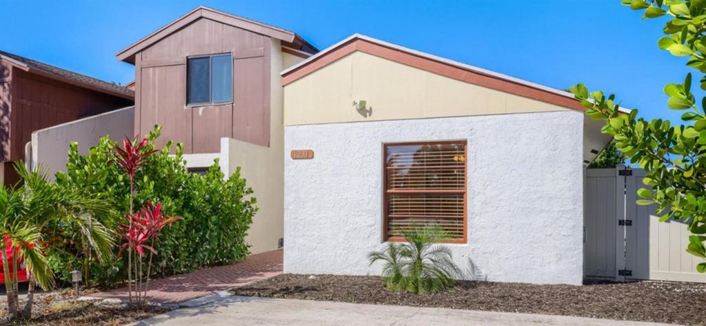 1231 THE 12TH FAIRWAY, Wellington, FL 33414