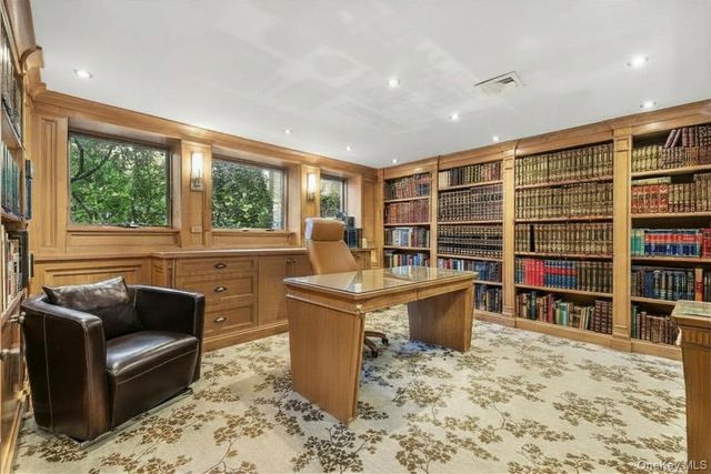 122 Lawrence Avenue, Lawrence, NY 11559