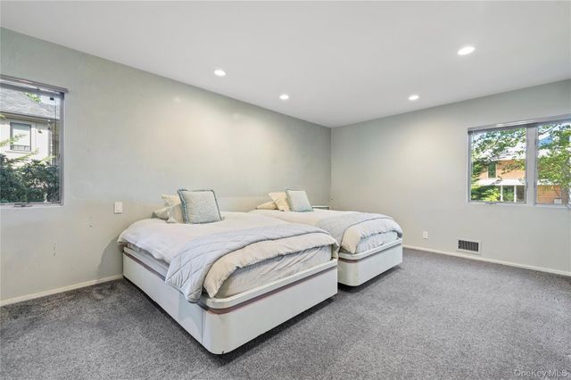 122 Lawrence Avenue, Lawrence, NY 11559