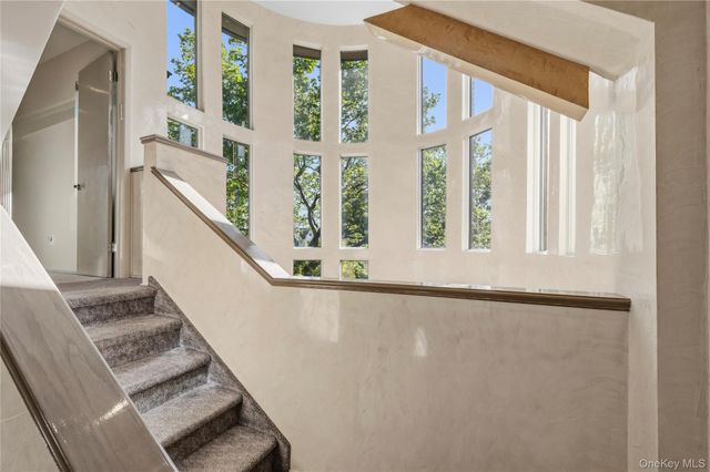122 Lawrence Avenue, Lawrence, NY 11559