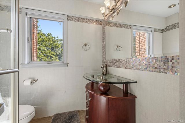 122 Lawrence Avenue, Lawrence, NY 11559