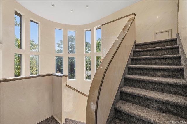 122 Lawrence Avenue, Lawrence, NY 11559
