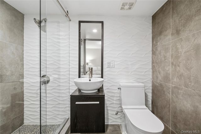 122 Lawrence Avenue, Lawrence, NY 11559