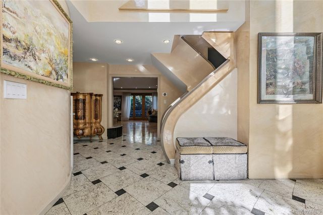 122 Lawrence Avenue, Lawrence, NY 11559