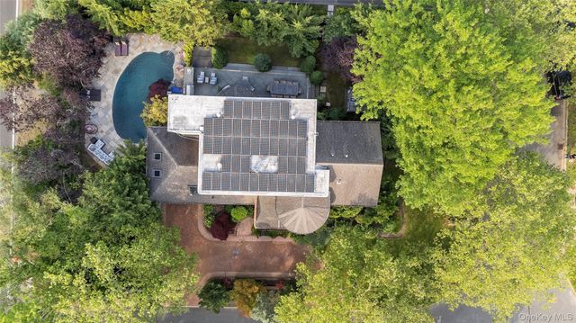 122 Lawrence Avenue, Lawrence, NY 11559