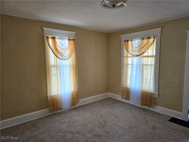 606 S 7th Street, Cambridge, OH 43725