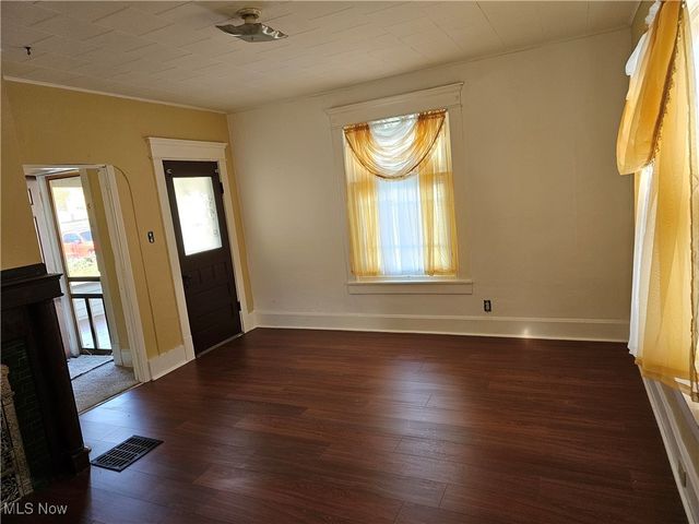 606 S 7th Street, Cambridge, OH 43725