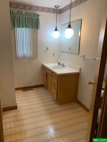 1685 N Logan Street, Fremont, NE 68025