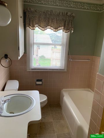 1685 N Logan Street, Fremont, NE 68025