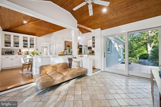 6 SPRING HILL CT, Chevy Chase, MD 20815