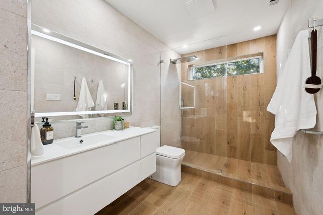 6 SPRING HILL CT, Chevy Chase, MD 20815