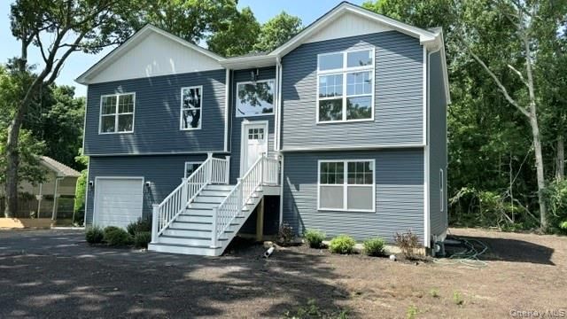 964 Sipp Avenue, Medford, NY 11763