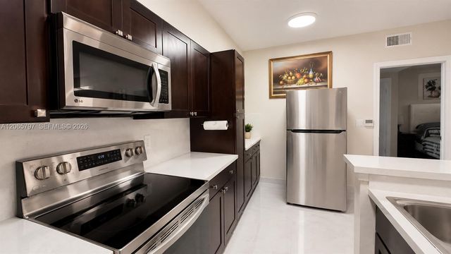 10294 S Fox Trail Road S 704, Royal Palm Beach, FL 33411