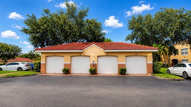 10294 S Fox Trail Road S 704, Royal Palm Beach, FL 33411