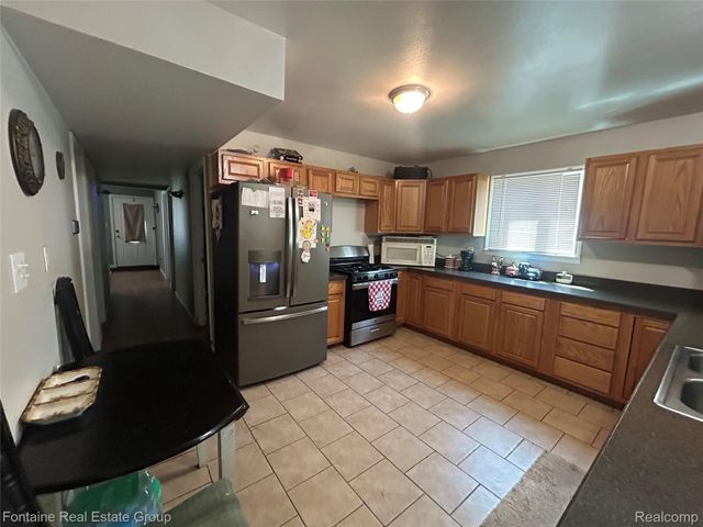 15714 McGuire Street, Taylor, MI 48180