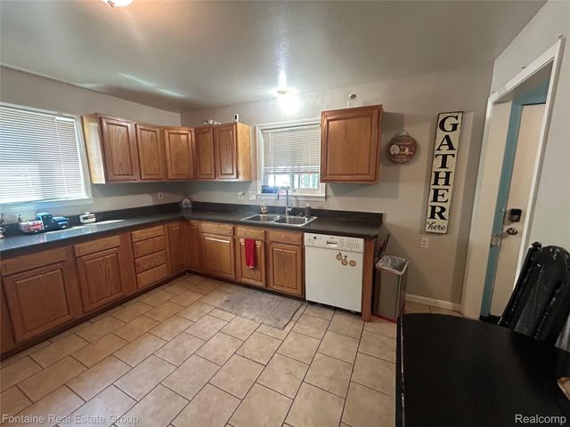 15714 McGuire Street, Taylor, MI 48180