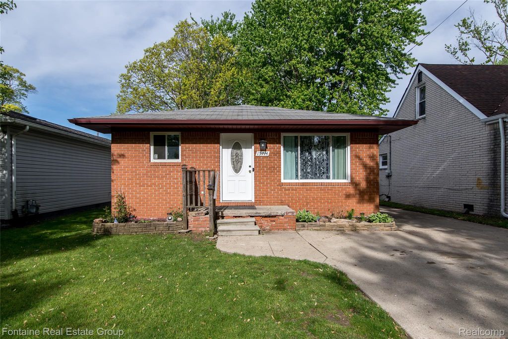 15714 McGuire Street, Taylor, MI 48180