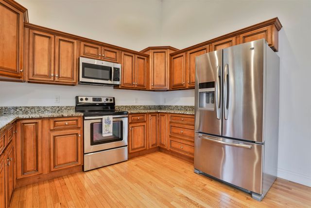 6 Sugar Plum Lane, Londonderry, NH 03053