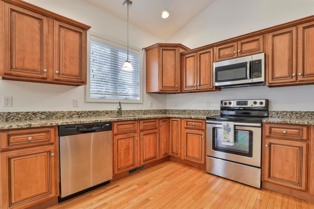 6 Sugar Plum Lane, Londonderry, NH 03053