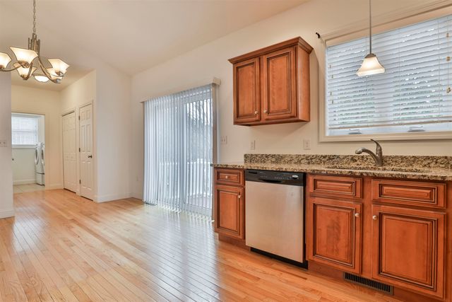 6 Sugar Plum Lane, Londonderry, NH 03053